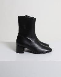 afbeelding voor product closed  boot smooth grainy leather